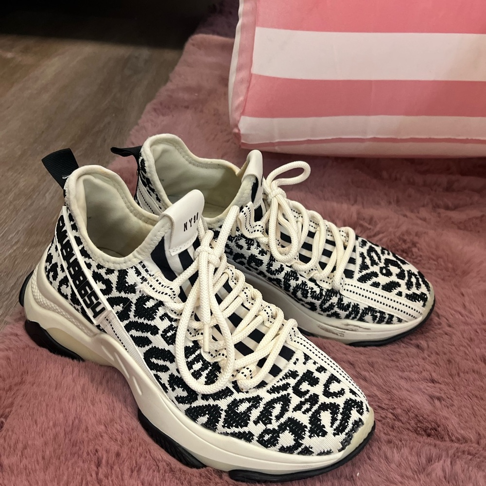 Steve Madden White and Black Leopard Knit Athletic Sneakers